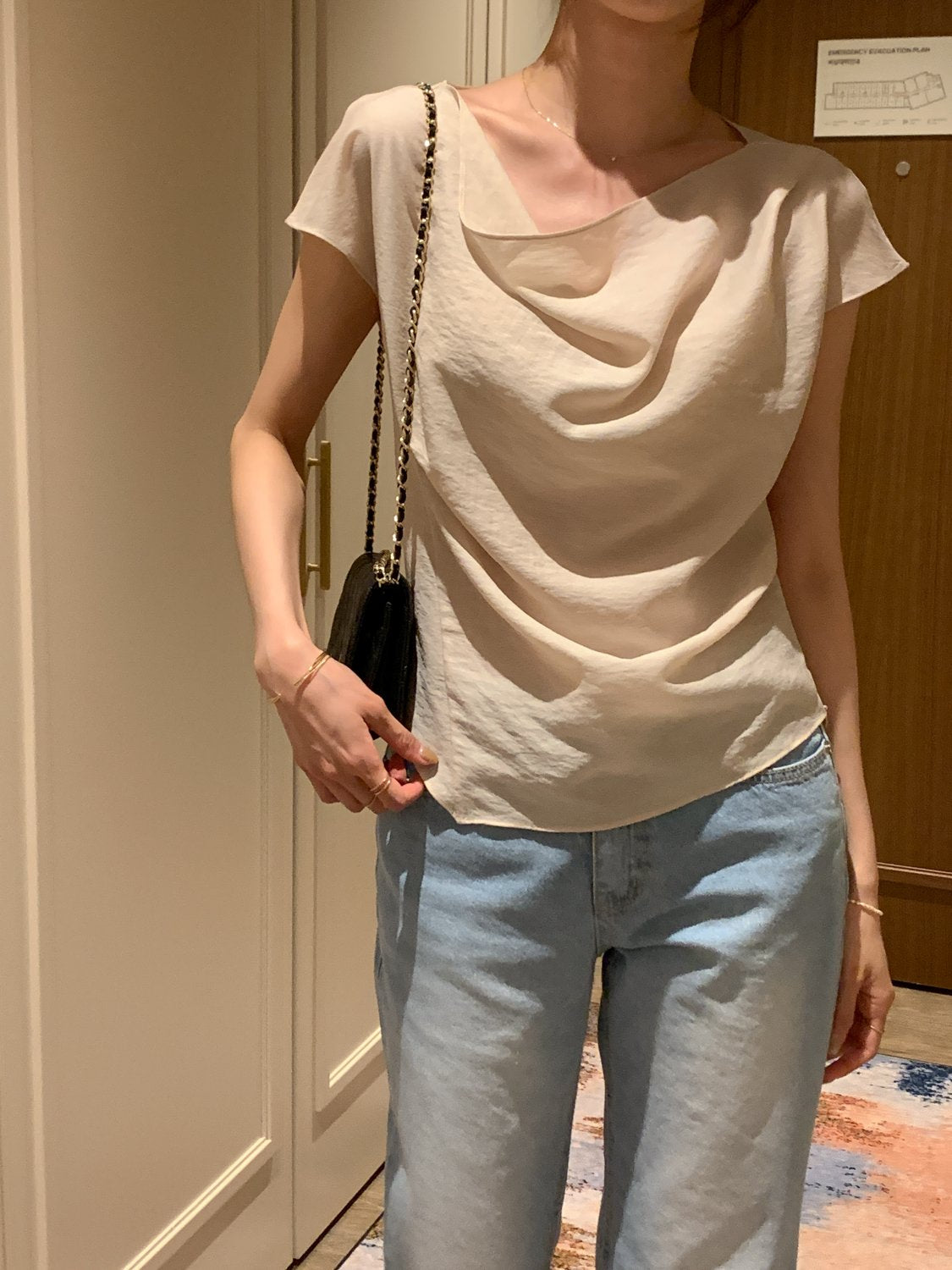 Drape Slim Blouse