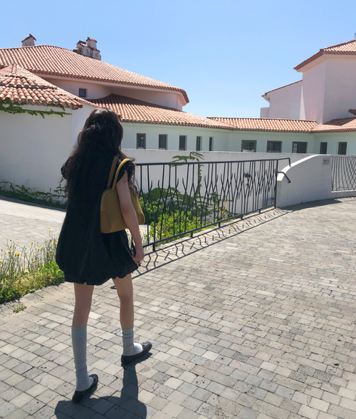 A Subtly Shimmering Balloon Silhouette Dress