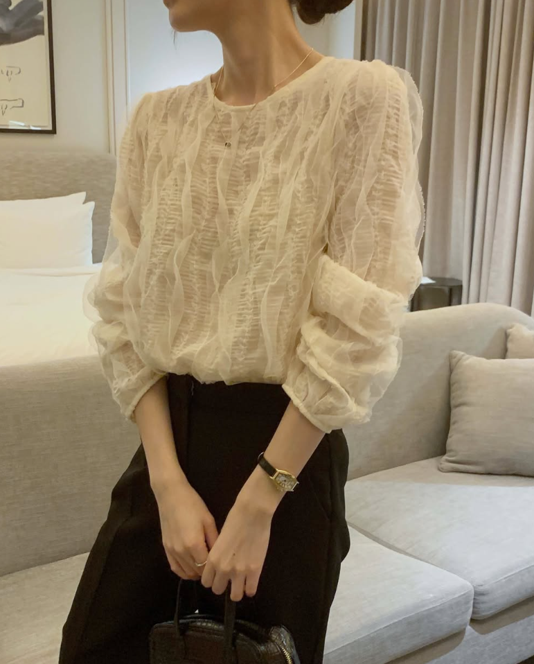 Round-Neck Ruched Lace Blouse