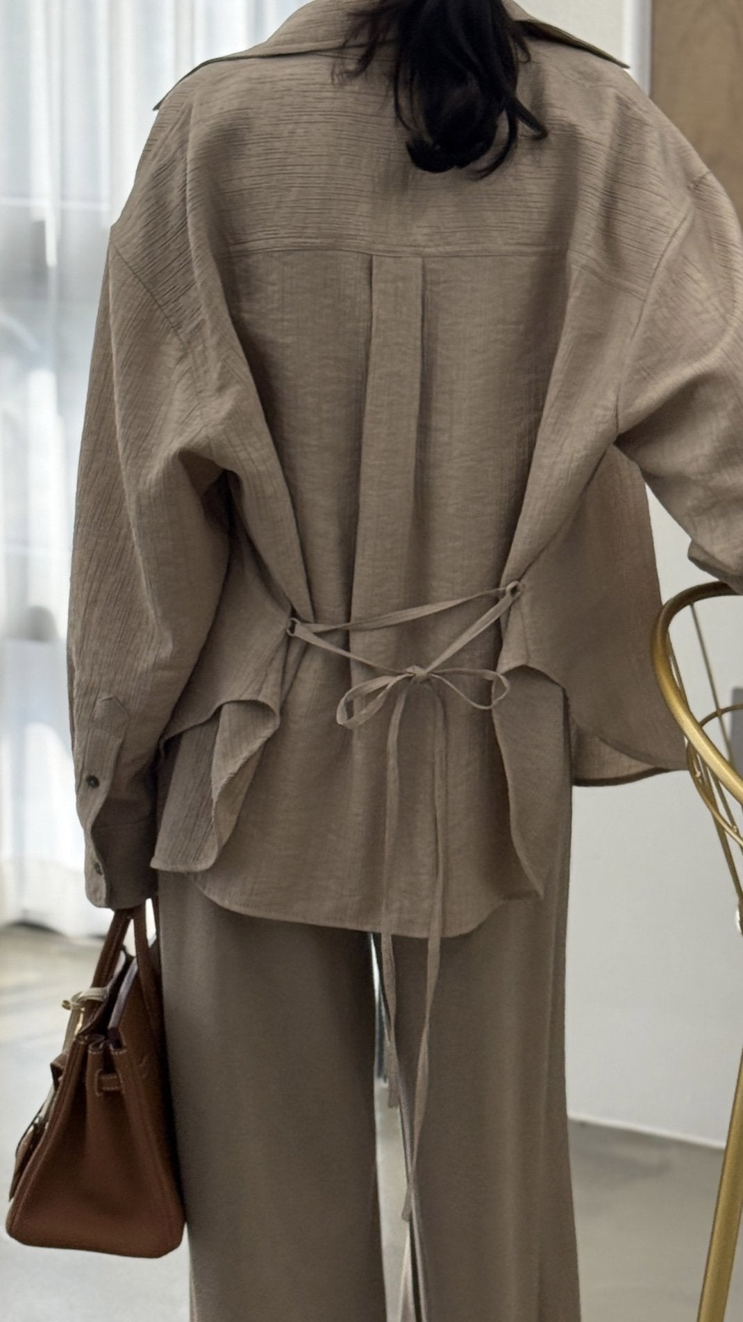 Wool-Tencel Crinkle Belted Overfit Shirt - Mocha Mousse