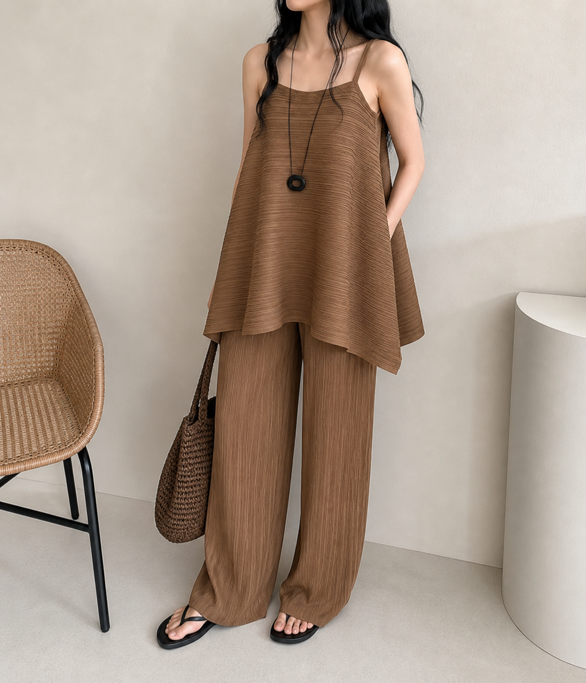 Pleats Flow Slip