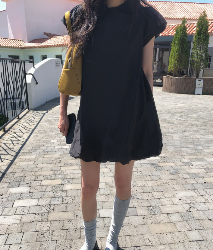 A Subtly Shimmering Balloon Silhouette Dress