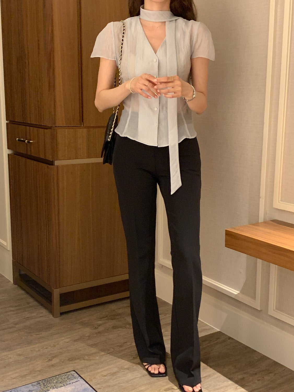 Two-Way Tie Balloon Blouse