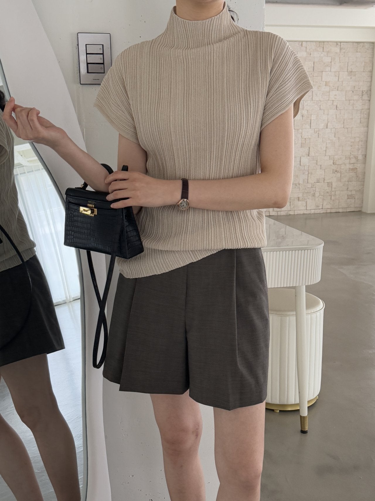 Lino Pleated Seamless Knit (Mock-neck)- Linen Beige