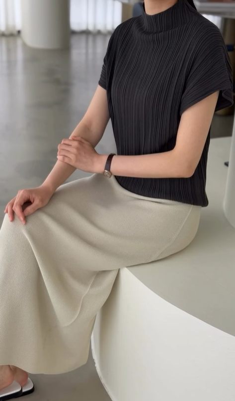 Linos WholeGarment Mock Neck Pleated Top