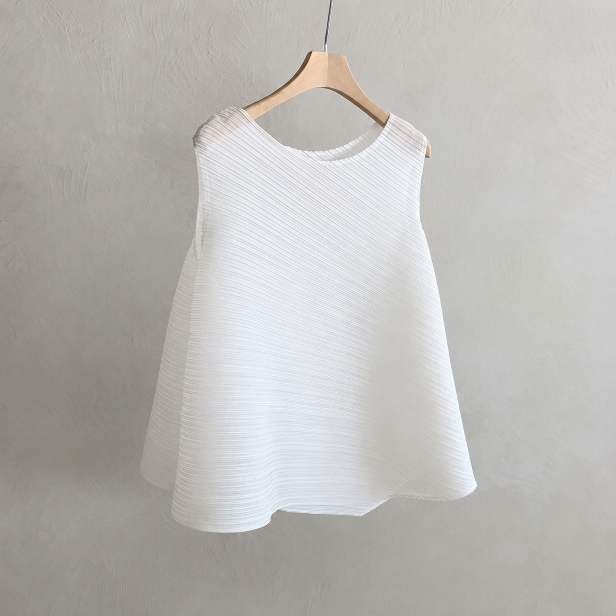 Air-Hole Asymmetrical Pleated Tank Top