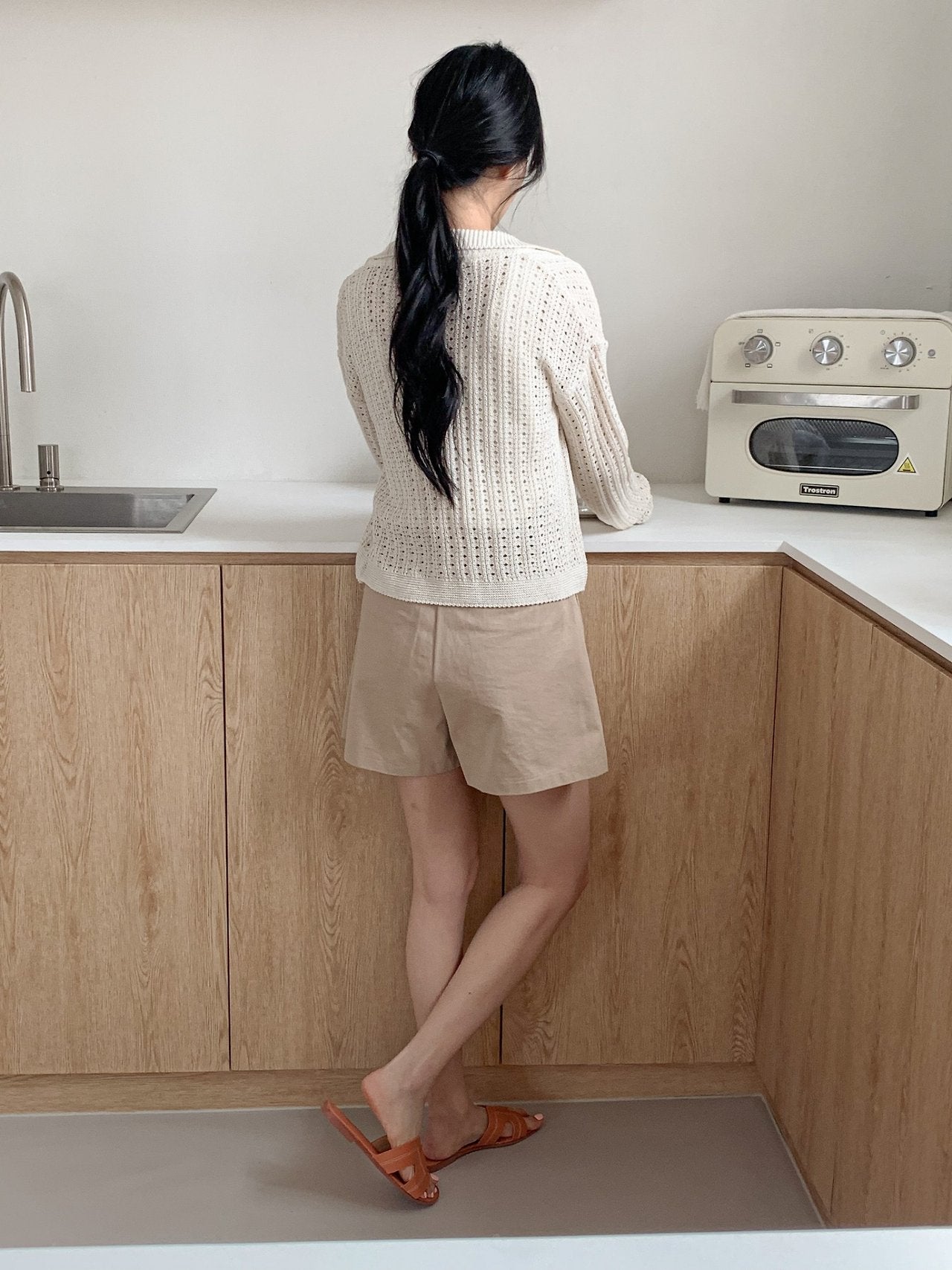 Linen-Cotton Perforated Collar Cardigan