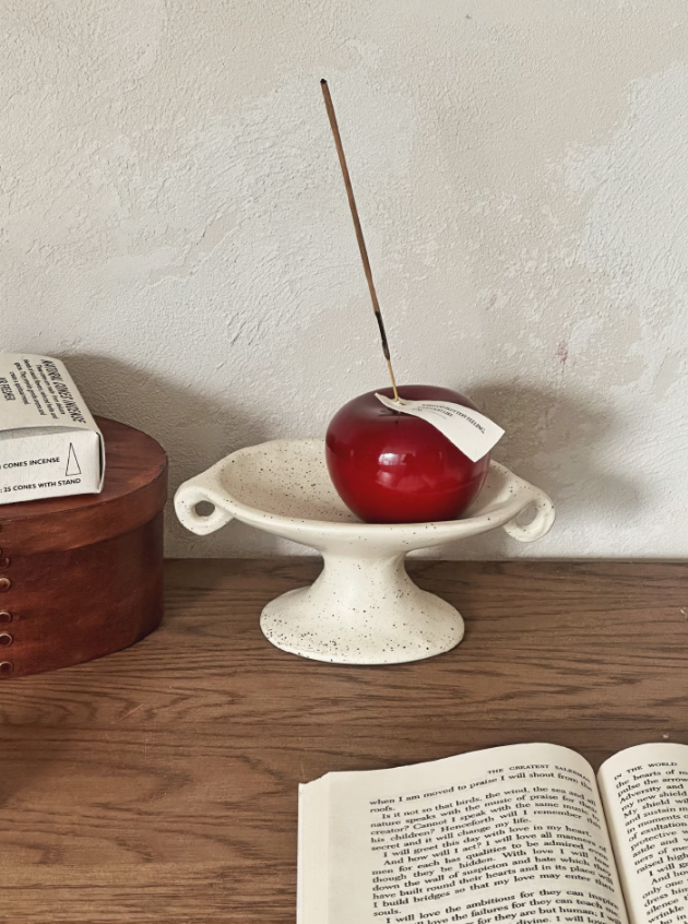 [Carefully handcrafted in Korea] A Delightful Apple Shaped Incense Holder