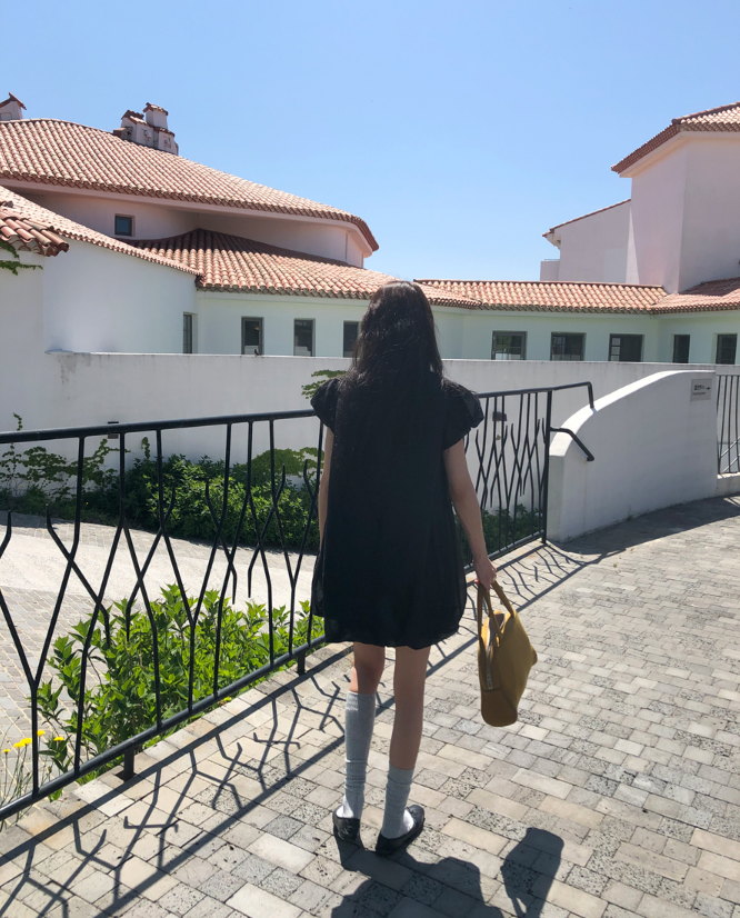 A Subtly Shimmering Balloon Silhouette Dress