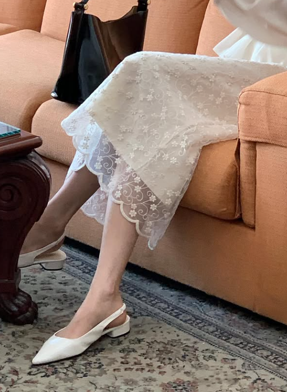 [Best Seller] Sculptural Silk-Lined Lace Skirt