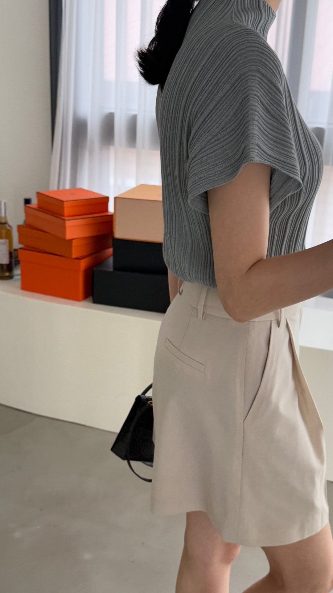 Lino Pleated Seamless Knit (Mock-neck) - Blue Grey