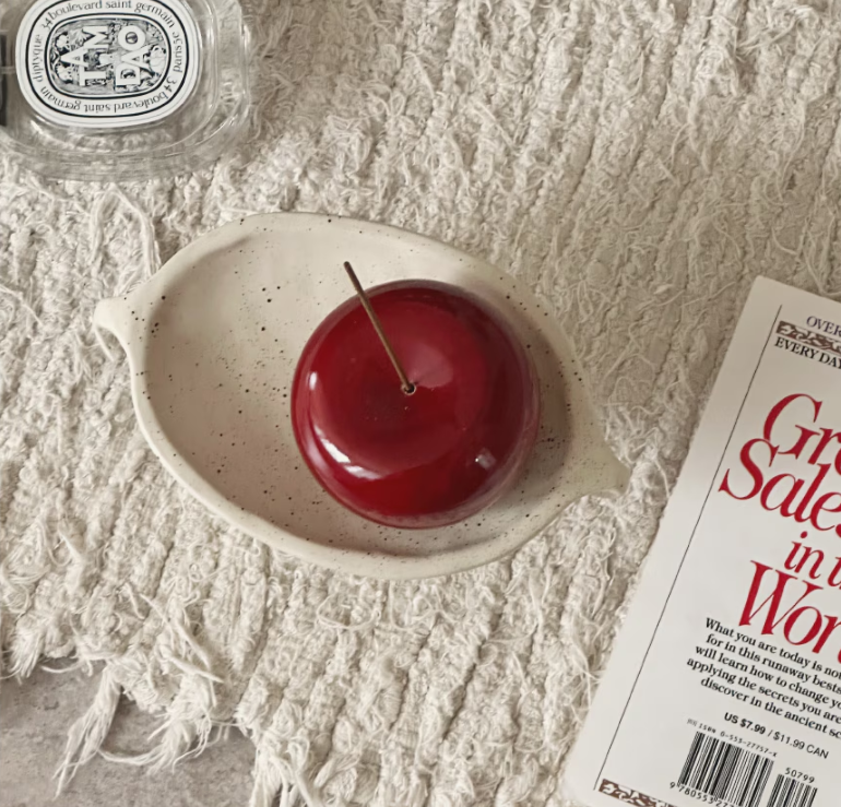 [Carefully handcrafted in Korea] A Delightful Apple Shaped Incense Holder
