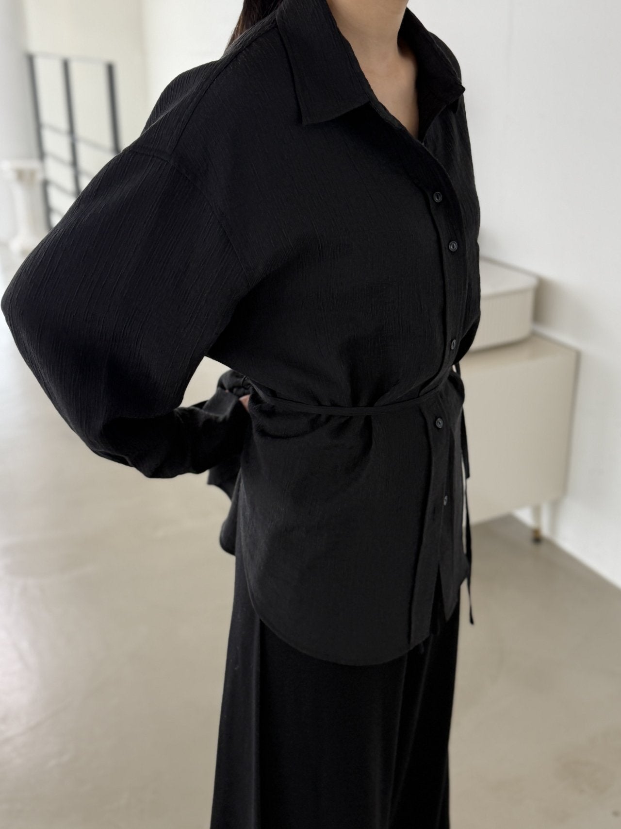 Wool-Tencel Crinkle Belted Overfit Shirt - Black