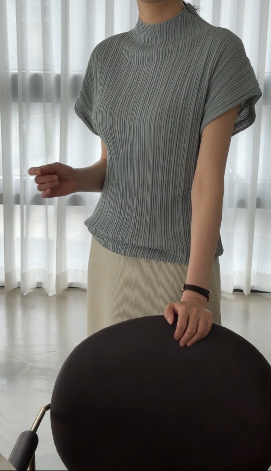 Lino Pleated Seamless Knit (Mock-neck) - Blue Grey