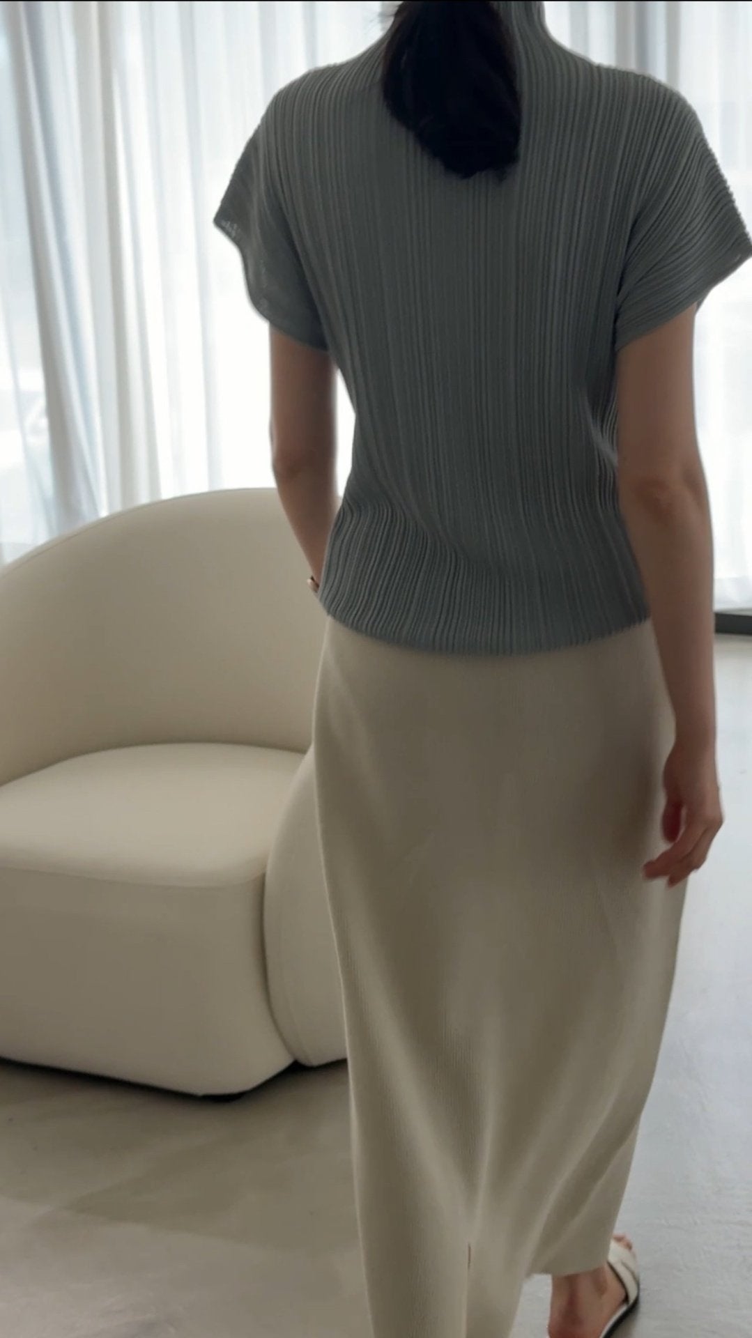 Lino Pleated Seamless Knit (Mock-neck) - Blue Grey