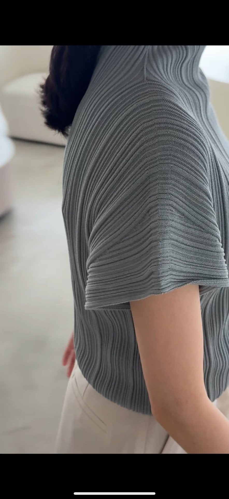 Lino Pleated Seamless Knit (Mock-neck) - Blue Grey