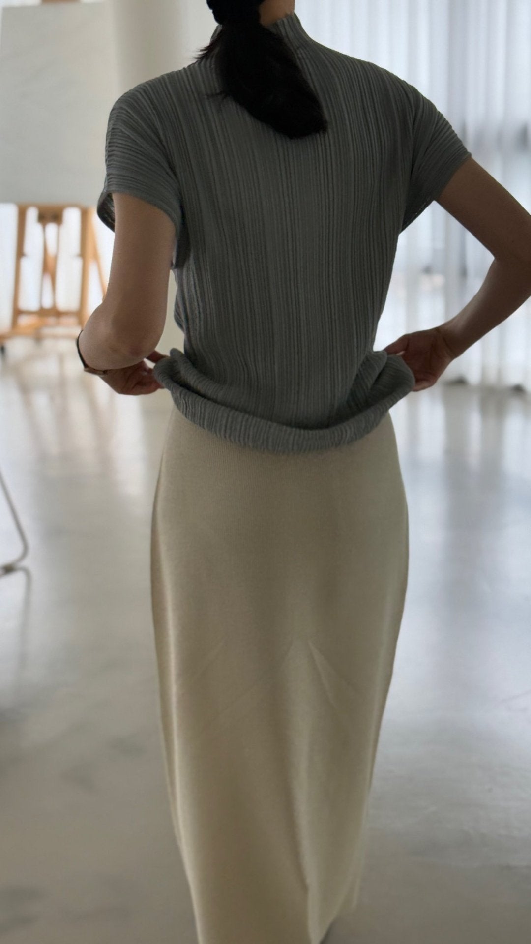 Lino Pleated Seamless Knit (Mock-neck) - Blue Grey