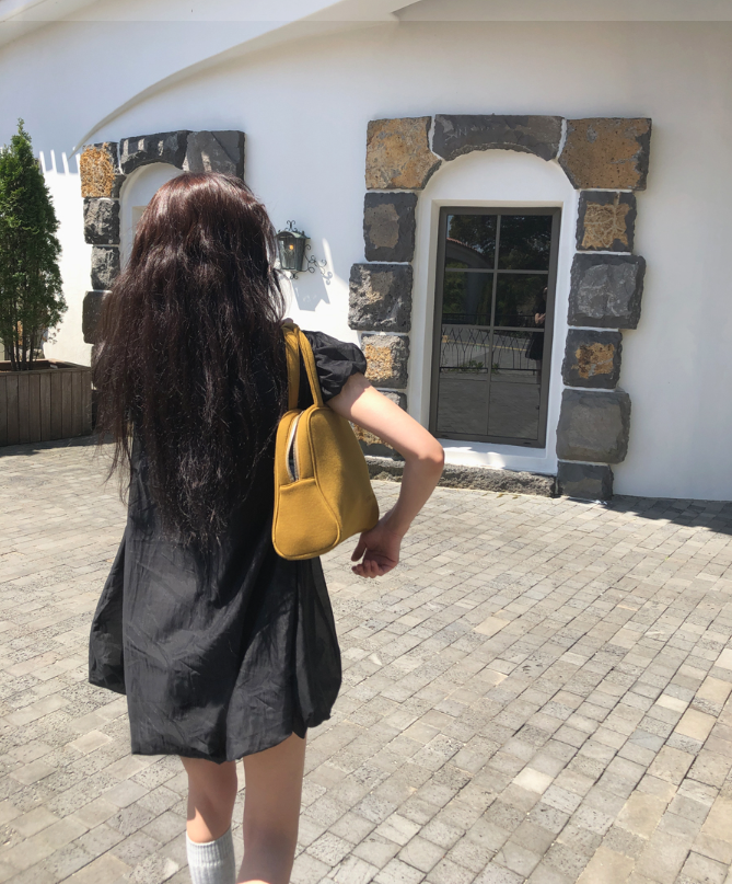 A Subtly Shimmering Balloon Silhouette Dress