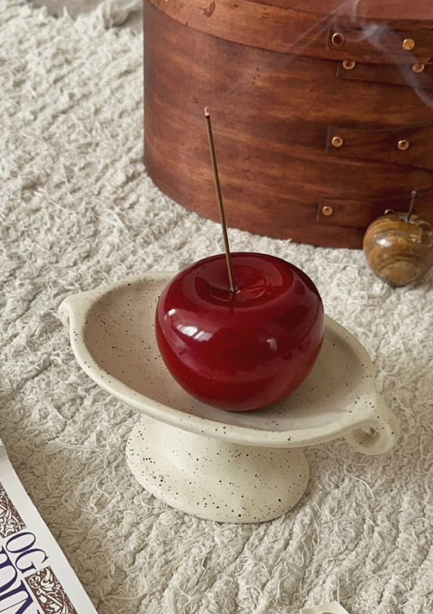 [Carefully handcrafted in Korea] A Delightful Apple Shaped Incense Holder