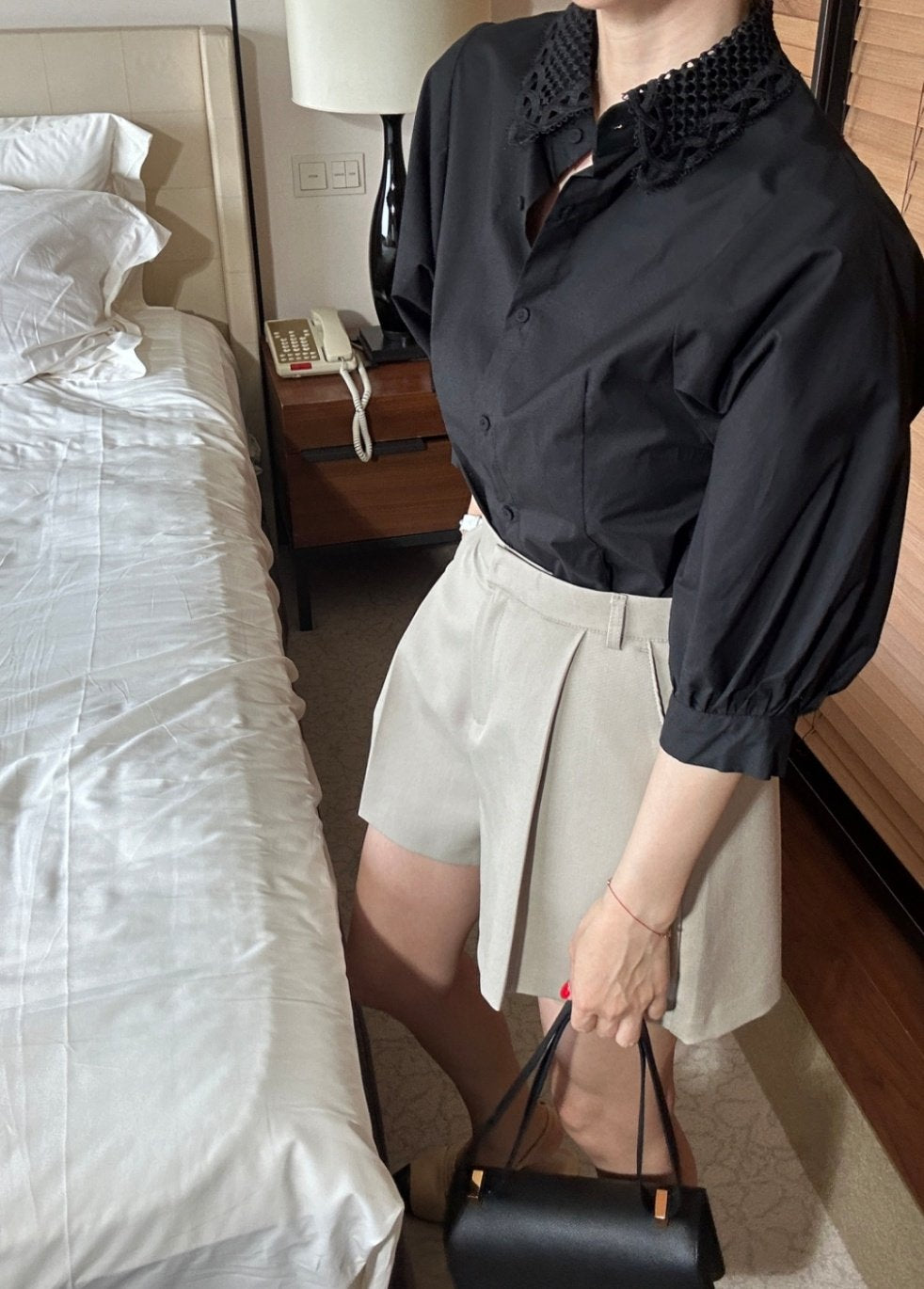 Lace Collar Volume Puff Shirt