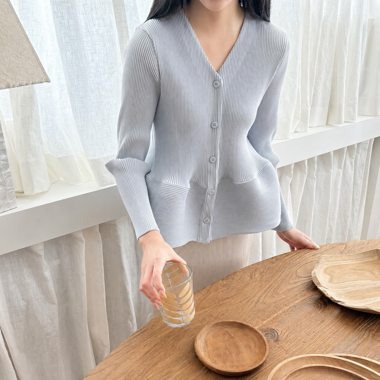 Pleats V-Neck Flare Cardigan