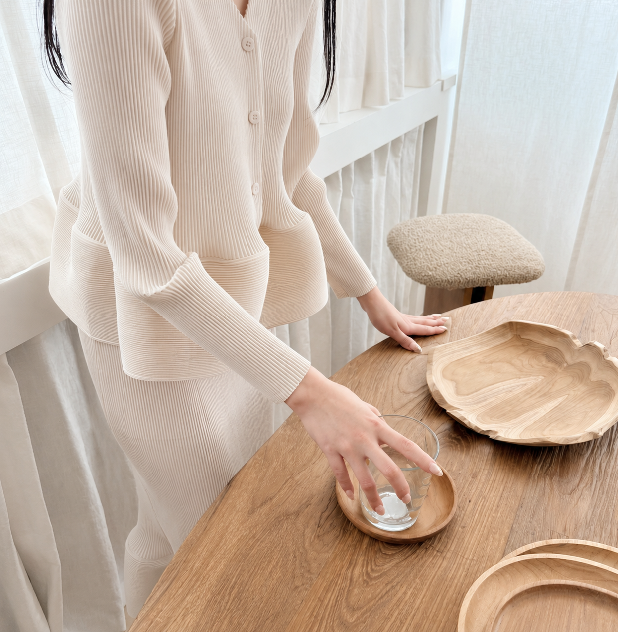 Pleats V-Neck Flare Cardigan