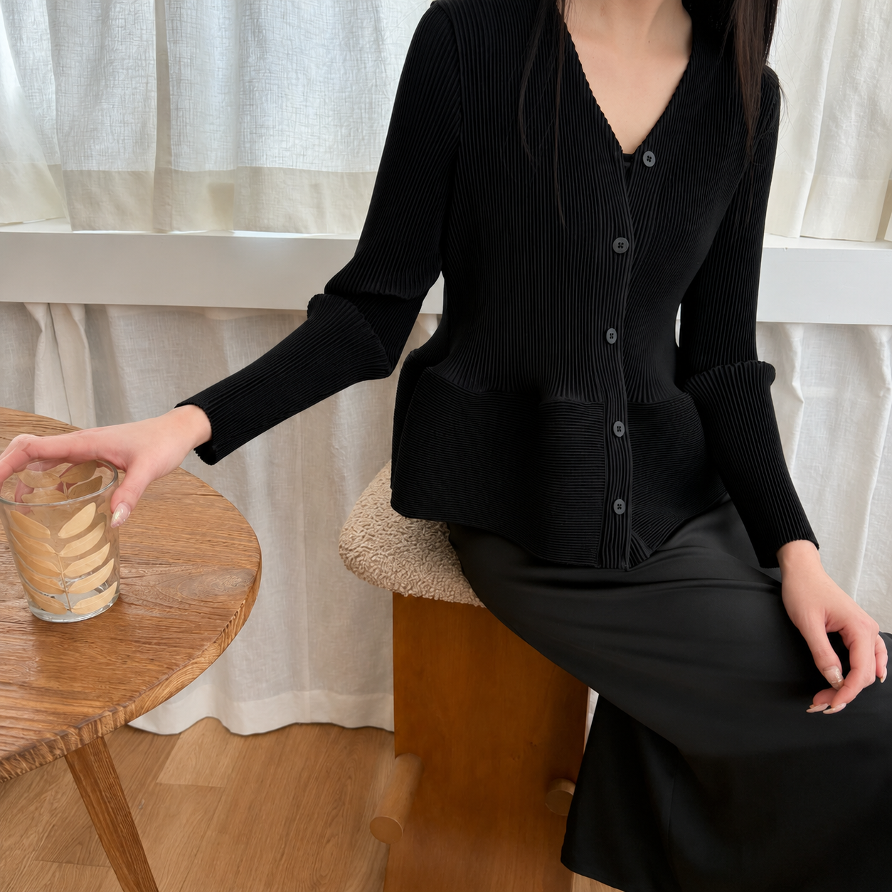 Pleats V-Neck Flare Cardigan