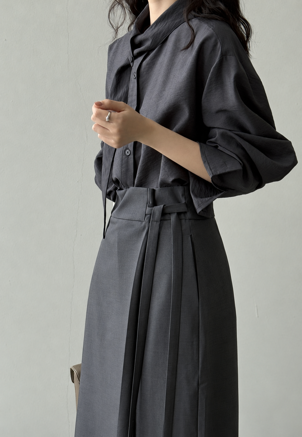 Serein Scarf Neck Long Sleeve Shirt