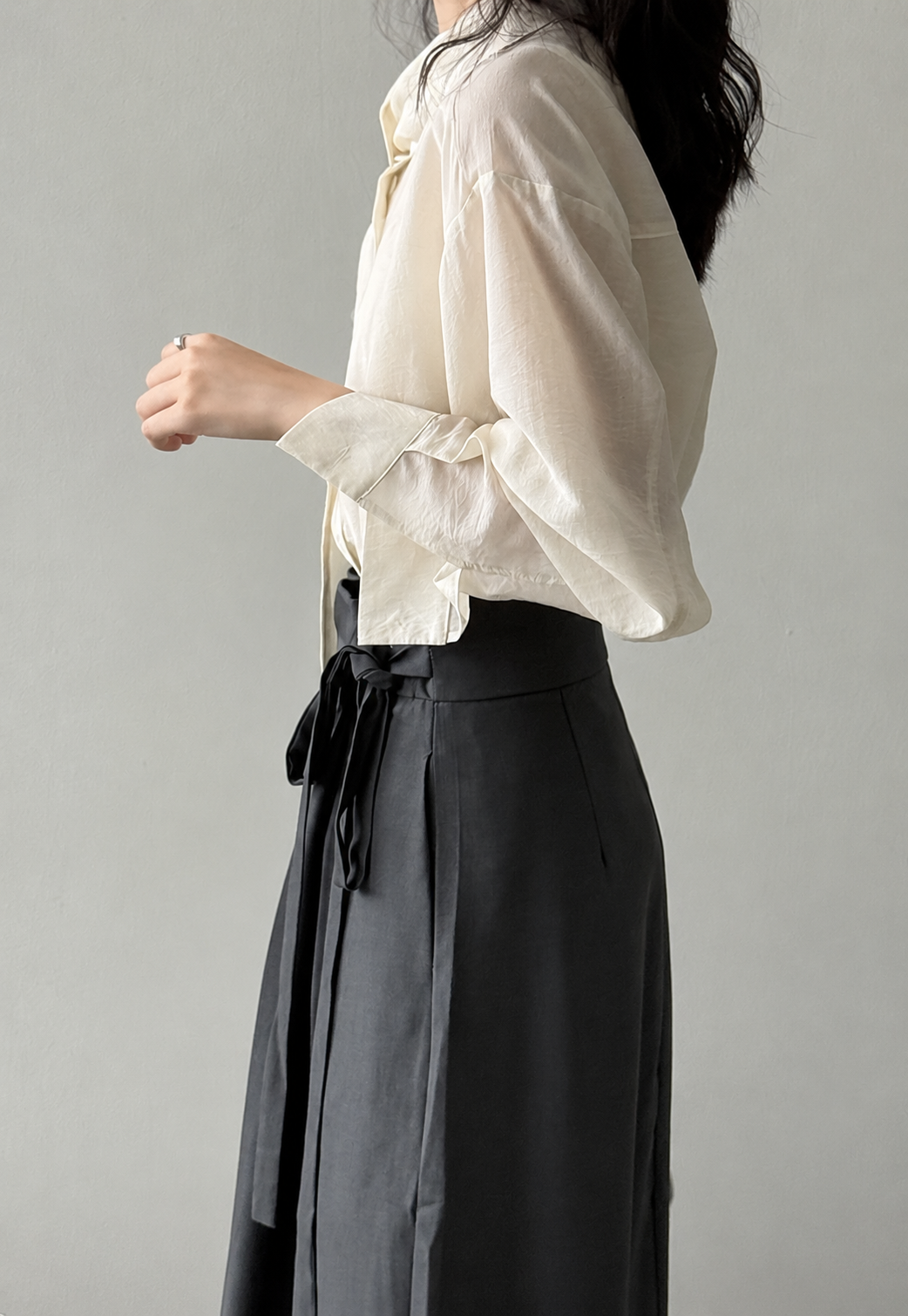 Serein Scarf Neck Long Sleeve Shirt