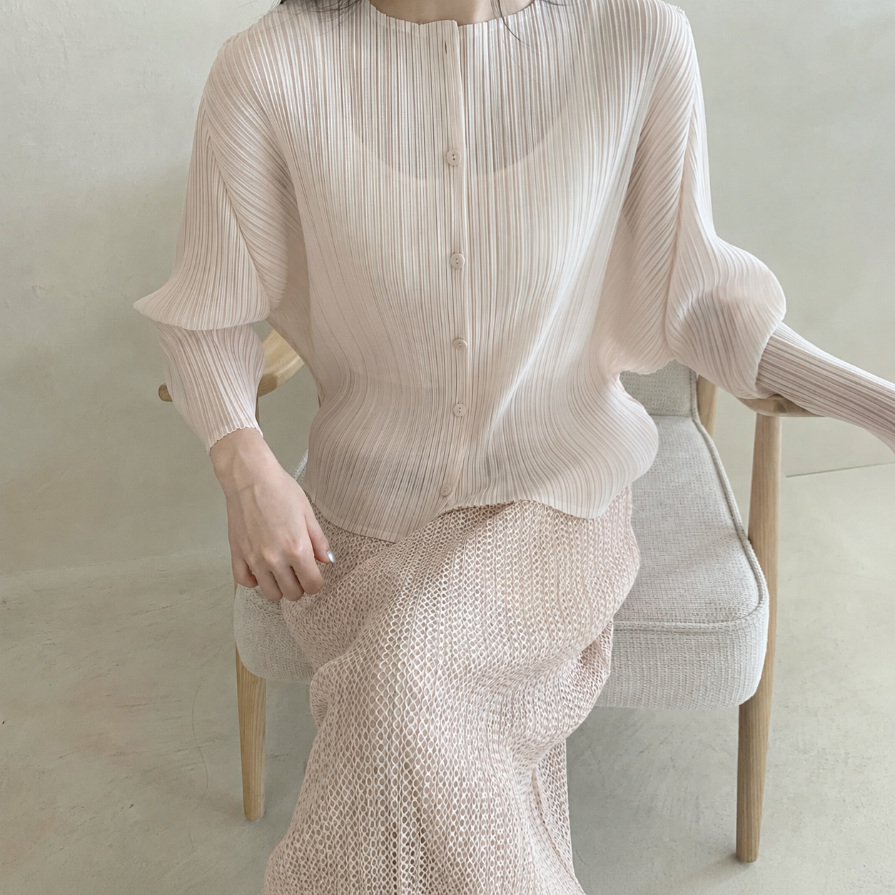 Air-Hole Dolman Pleated Cardigan