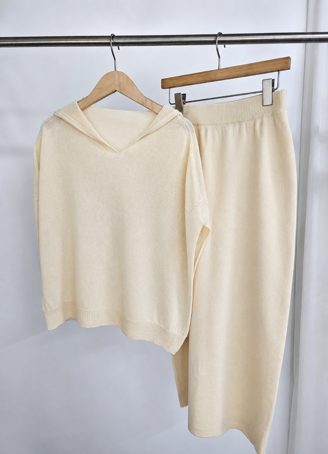 Whole garment Butter Hooded Knit Cape Vest