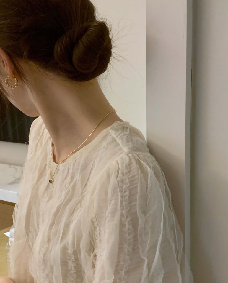 Round-Neck Ruched Lace Blouse