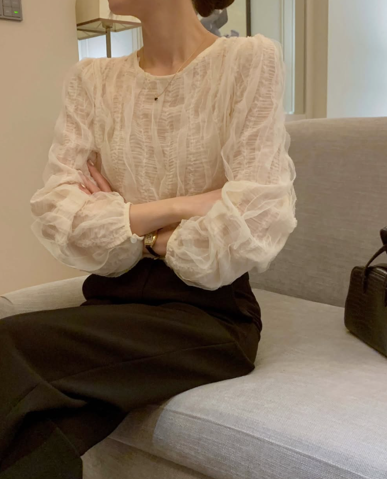 Round-Neck Ruched Lace Blouse